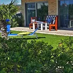 شقة Luxury Slavica By The Sea,with Garden *