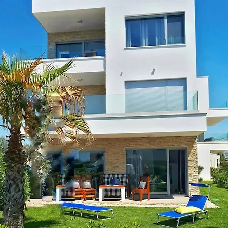 Luxury Slavica By The Sea,with Garden Sukosan