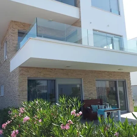 Luxury Slavica By The Sea,with Garden *