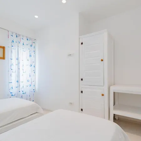Luxury Slavica By The Sea,with Garden Apartment *