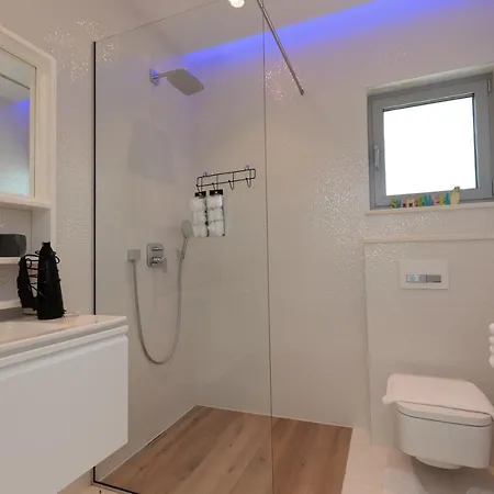 Апартаменты Luxury Slavica By The Sea,with Garden