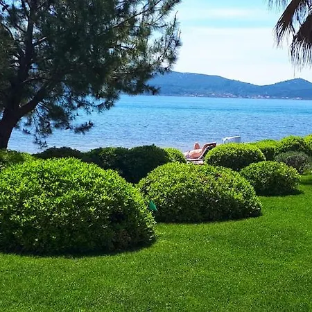 Luxury Slavica By The Sea,with Garden