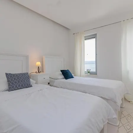 Luxury Slavica By The Sea,with Garden Apartment *