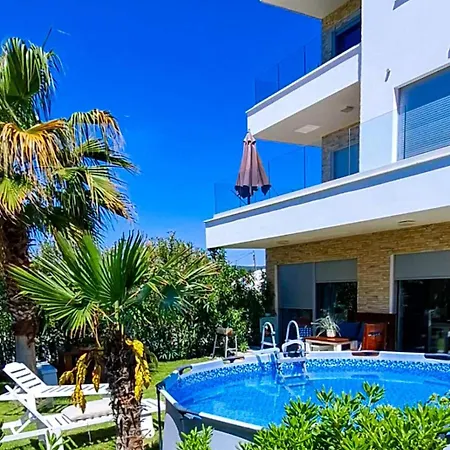 Luxury Slavica By The Sea,with Garden *