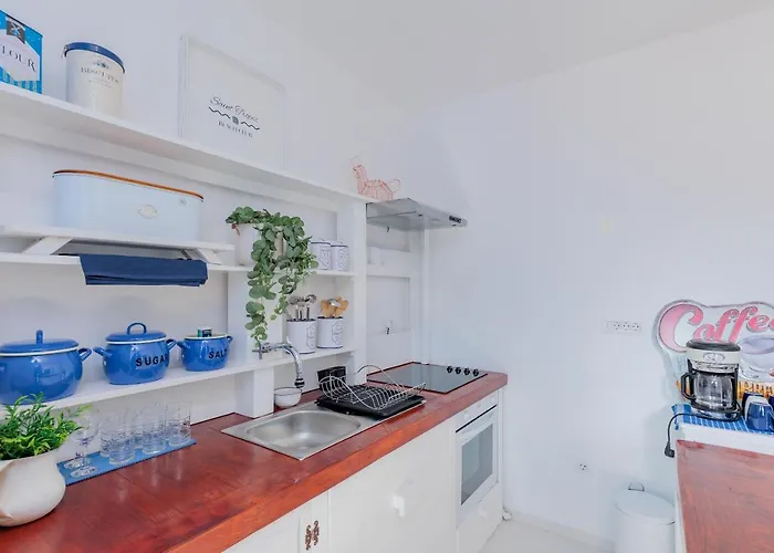 Luxury Slavica By The Sea,with Garden Sukosan