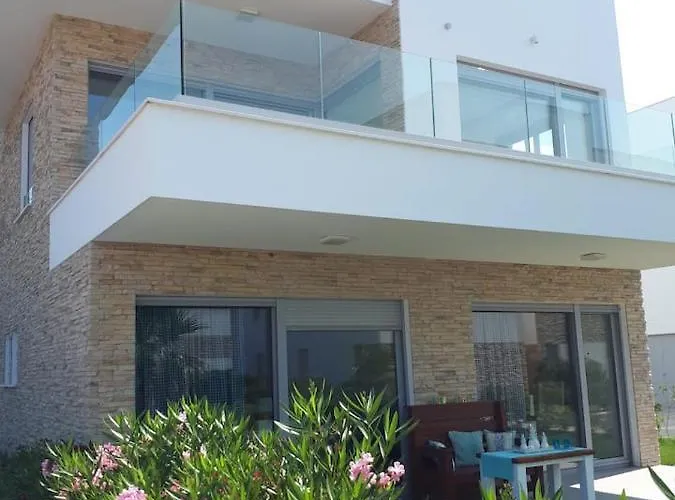 Luxury Slavica By The Sea,with Garden *