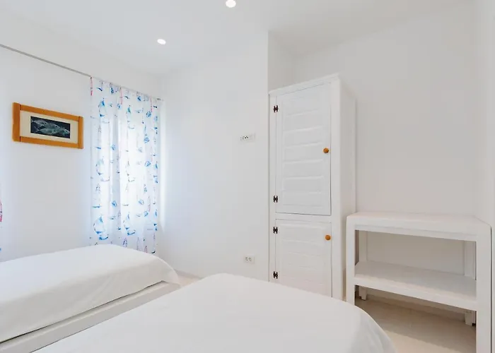 Luxury Slavica By The Sea,with Garden Apartment *