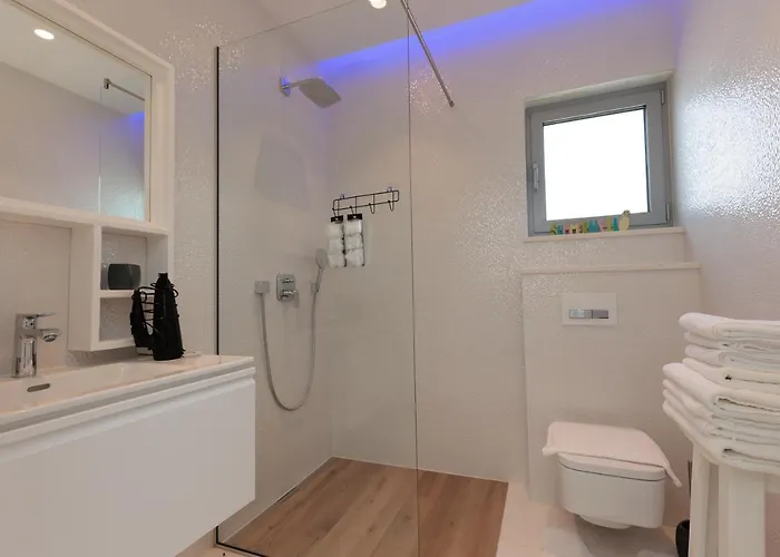 Apartment Luxury Slavica By The Sea,with Garden