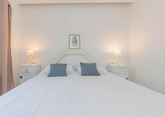 Luxury Slavica By The Sea,with Garden *