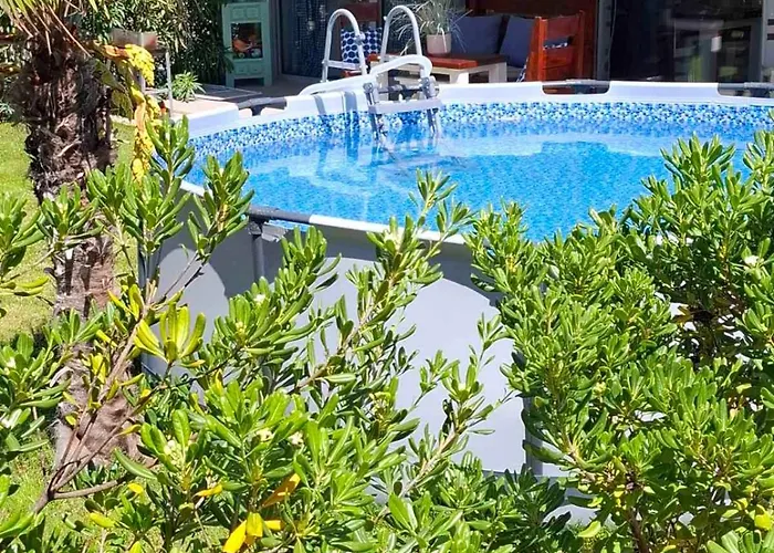 Luxury Slavica By The Sea,with Garden Apartment